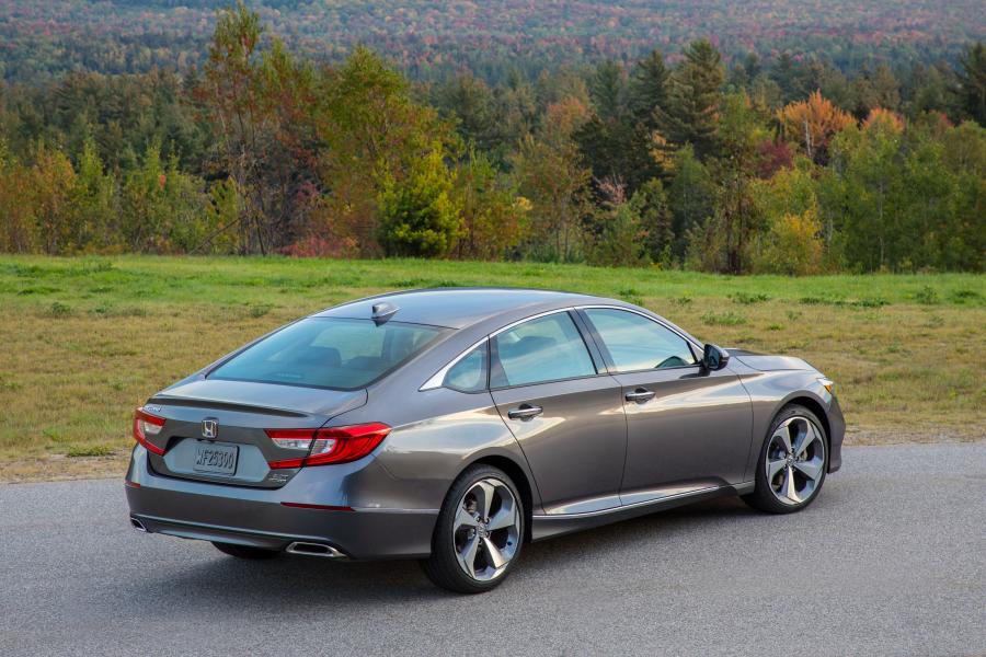  Honda Accord Touring Hybrid 2017 года  (NA) (фото 134 из 170)